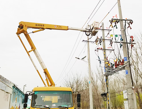 2025年3月27日，王崗線武王支線76號桿帶電接支線引線。